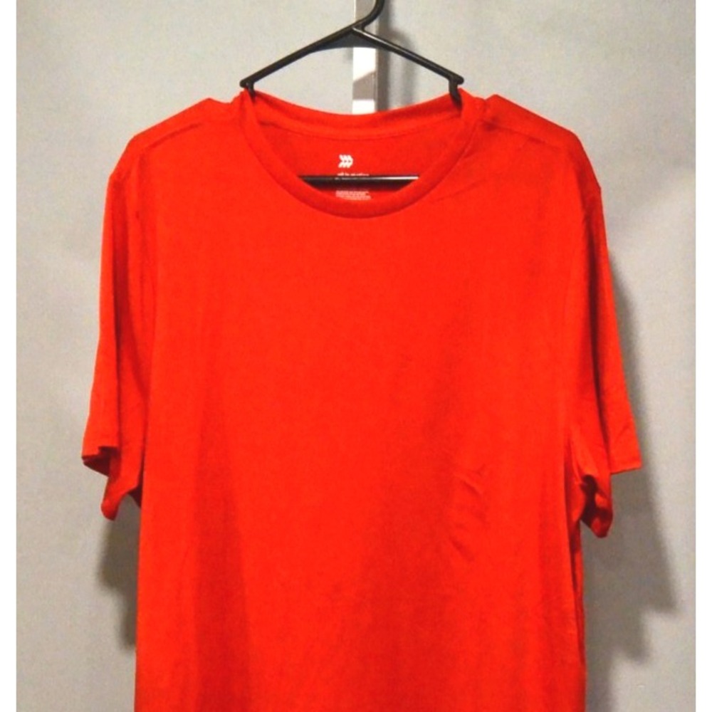 NWT All In Motion Unisex Athletic Tee Size L Red Moisture Wicking Odor Control